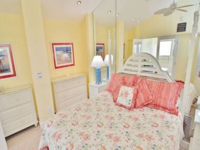 Fort Myers 3 Bedroom Penthouse Pool Steps to Beach Sleeps 9