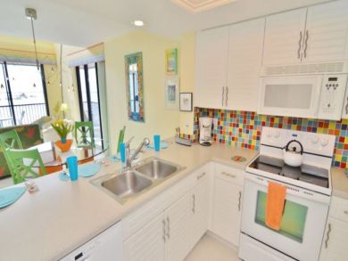 Fort Myers 3 Bedroom Penthouse Pool Steps to Beach Sleeps 9
