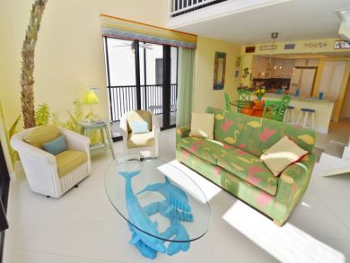 Fort Myers 3 Bedroom Penthouse Pool Steps to Beach Sleeps 9