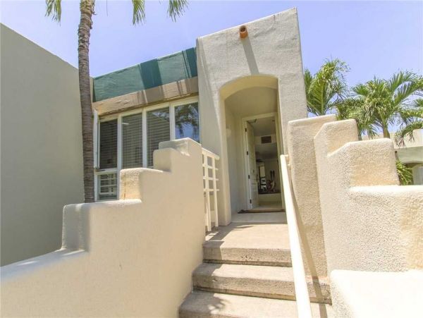 MAUI Vacation Rental Condo with 2 Bedrooms Walk To Beach