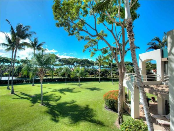 MAUI Vacation Rental Condo with 2 Bedrooms Walk To Beach