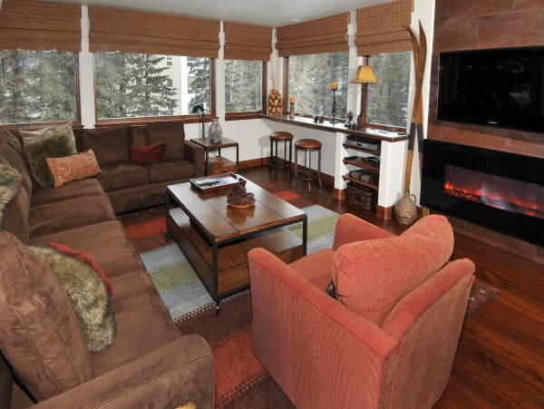 2 Bedroom Ski in Ski Out  Vacation Rental Sleeps 6 Lionshead