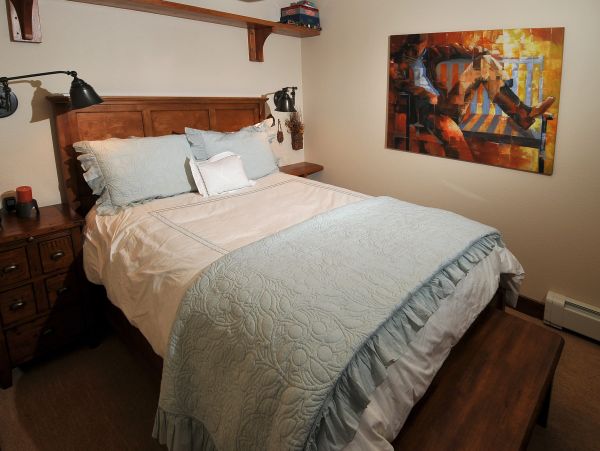 2 Bedroom Ski in Ski Out  Vacation Rental Sleeps 6 Lionshead