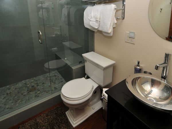 2 Bedroom Ski in Ski Out  Vacation Rental Sleeps 6 Lionshead