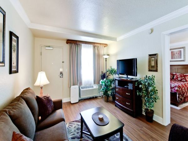 Charming Anna Maria Condo Right Across From Beach