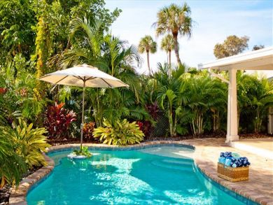 Swim up Table