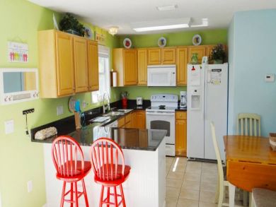 Dining table & breakfast bar