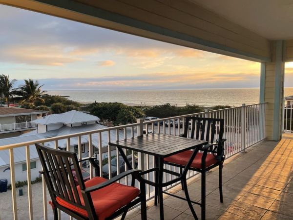 Luxury Bradenton Beach 3 Bedroom Vacation Duplex Rental