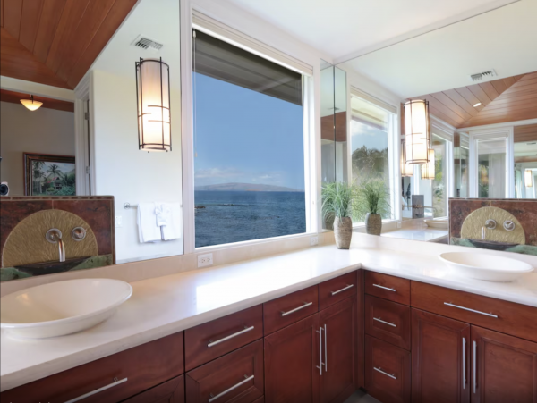 Waterfront Vacation Rental 4 Bedroom with Outdoor Pool