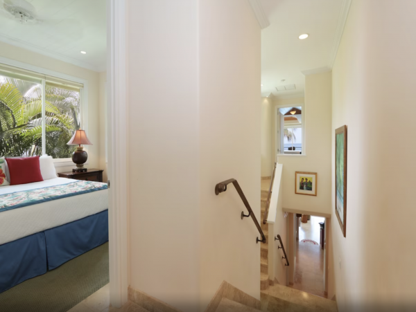Waterfront Vacation Rental 4 Bedroom with Outdoor Pool