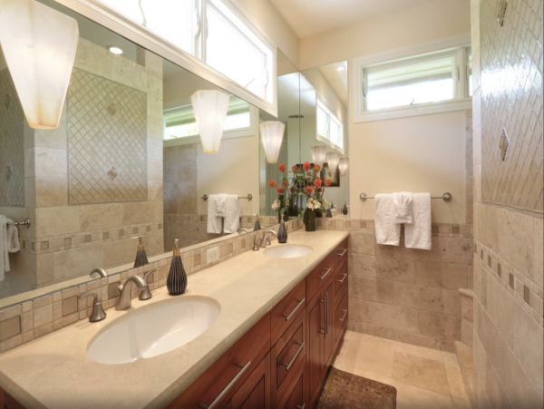 Waterfront Vacation Rental 4 Bedroom with Outdoor Pool