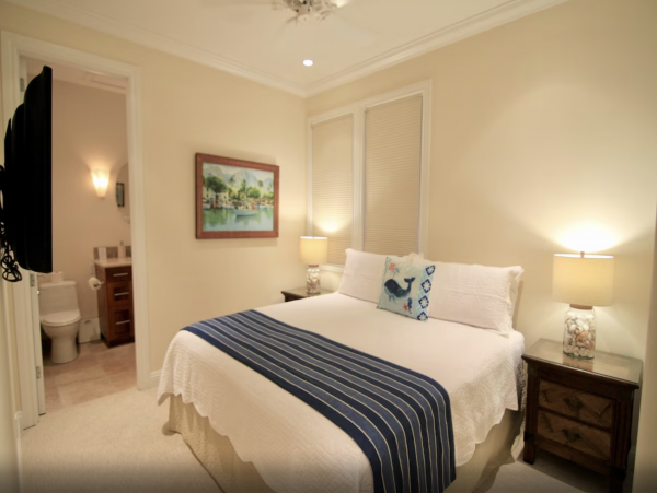 Waterfront Vacation Rental 4 Bedroom with Outdoor Pool