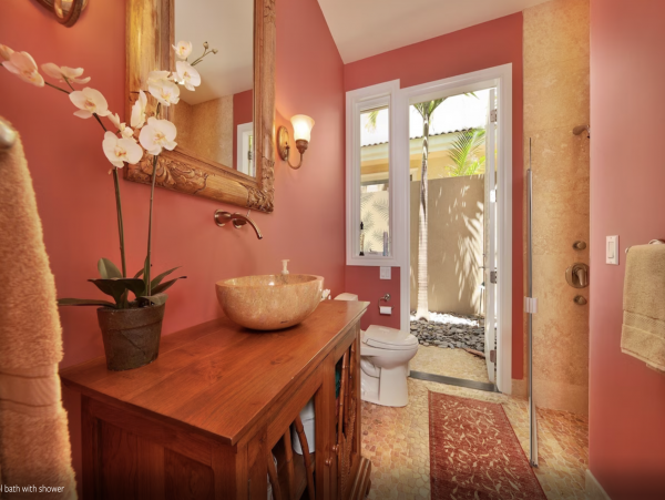 Waterfront Vacation Rental 4 Bedroom with Outdoor Pool