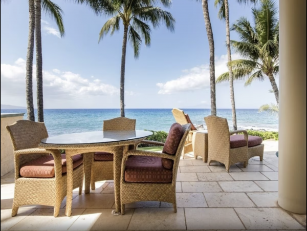Waterfront Vacation Rental 4 Bedroom with Outdoor Pool