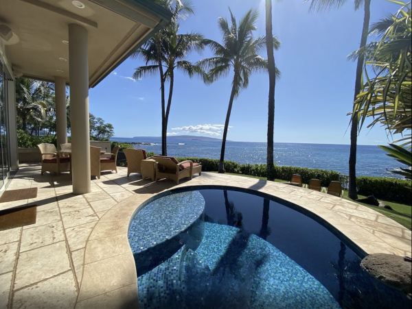Waterfront Vacation Rental 4 Bedroom with Outdoor Pool