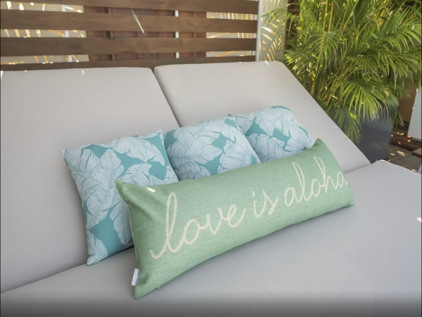 Waterfront Vacation Rental 4 Bedroom with Outdoor Pool