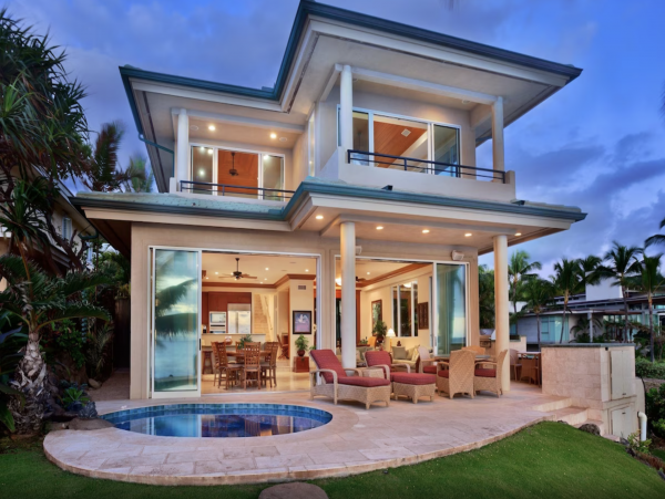 Waterfront Vacation Rental 4 Bedroom with Outdoor Pool