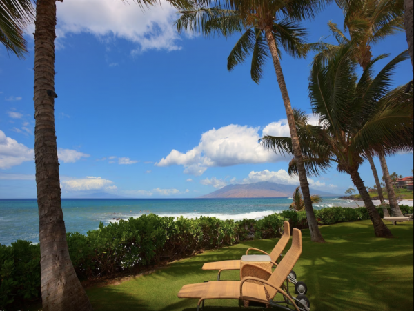 Waterfront Vacation Rental 4 Bedroom with Outdoor Pool