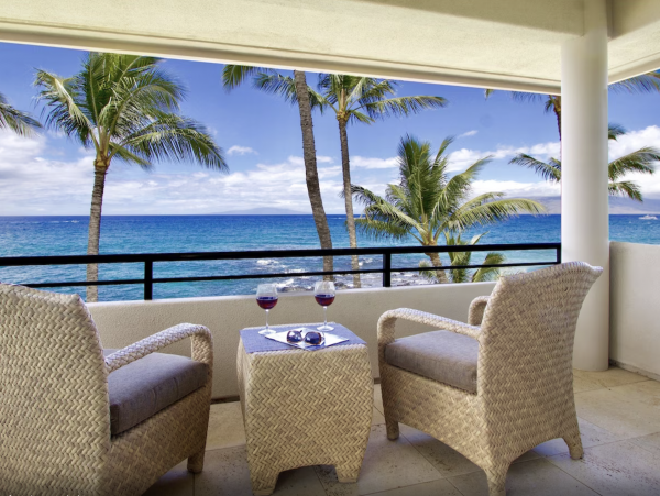 Waterfront Vacation Rental 4 Bedroom with Outdoor Pool