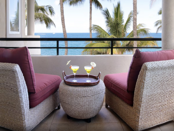 Waterfront Vacation Rental 4 Bedroom with Outdoor Pool