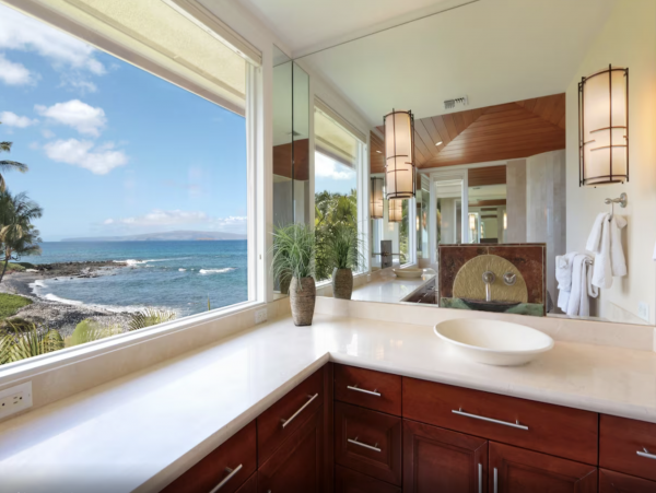 Waterfront Vacation Rental 4 Bedroom with Outdoor Pool