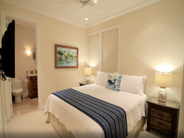 Waterfront Vacation Rental 4 Bedroom with Outdoor Pool