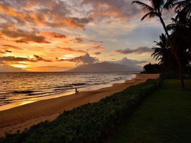Two Bedroom Maui On the Beach Vacation Cottage Home For Rent Two Bedroom Maui On the Beach Vacation Cottage Home For Rent