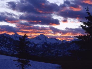 Night View of Mountains