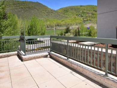 Vail Vacation Condo Sleeps Six Guests.