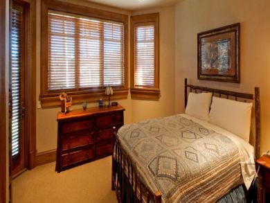 Five Bedroom Luxury Ski Home - One of the Top Rentals! Five Bedroom Luxury Ski Home - One of the Top Rentals!