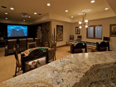 Pretty Ski Home with Four Well Appointed Bedrooms