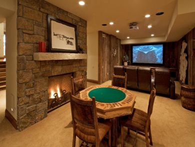 Pretty Ski Home with Four Well Appointed Bedrooms