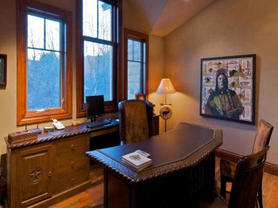 Pretty Ski Home with Four Well Appointed Bedrooms