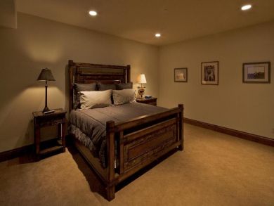 Pretty Ski Home with Four Well Appointed Bedrooms