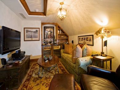 Four Bedrooms Family Ski Residence with Communal Pool