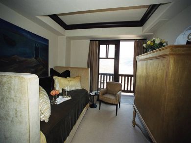 High End Condo - Great Location - Posh Interior - 3 Bedrooms