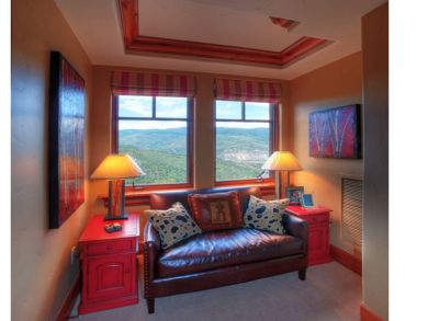 Three Bedroom Vacation Rental - Communal Pool -  So Cool!