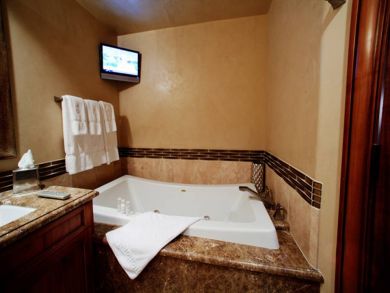 Three Bedroom Vacation Rental - Communal Pool -  So Cool!