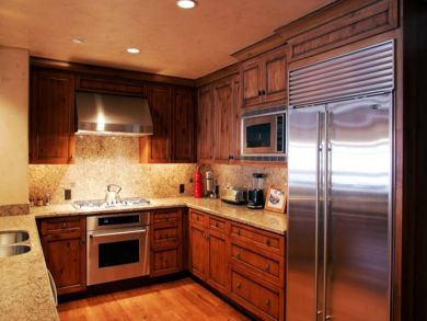 Three Bedroom Ski Rental with Pool. Call Today