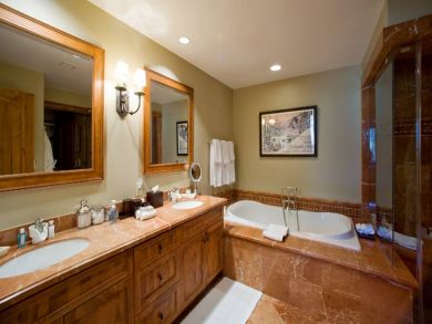 Three Bedroom Ski Rental with Pool. Call Today