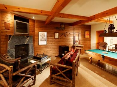 Vacation Ski Rental with Three Bedrooms Sleeps 6 Guests