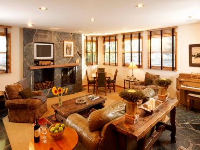 Vacation Ski Rental with Three Bedrooms Sleeps 6 Guests