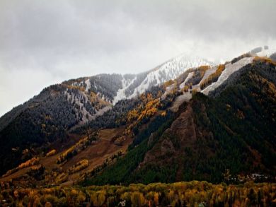 Vacation Ski Rental with Three Bedrooms Sleeps 6 Guests