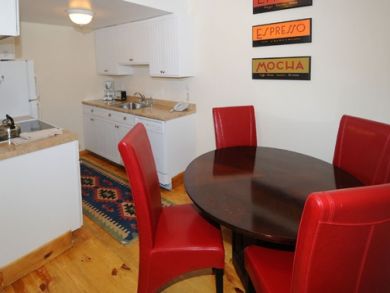 Kitchen & dining area