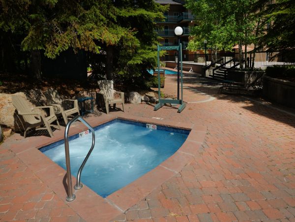Two Bedroom Walk to Lift Vacation Condo in Vail