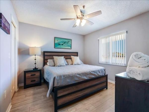 Anna Maria Two Bedroom Condo Sleeps Four with Communal Pool