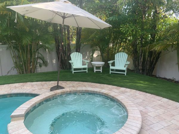 One Minute from the Beach! Amazing!