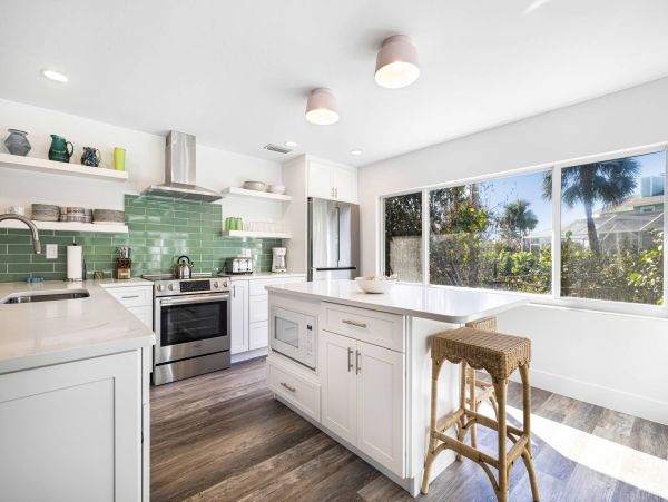Sanibel Island Three BedroomNEW REMODEL POOL HOME SUPER CLOSE TO BEACH!