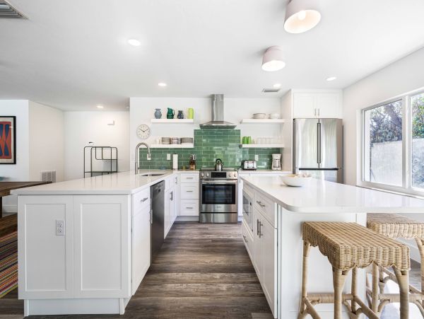 Sanibel Island Three BedroomNEW REMODEL POOL HOME SUPER CLOSE TO BEACH!