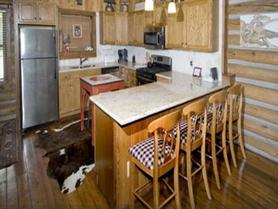 Full kitchen with breakfast bar
